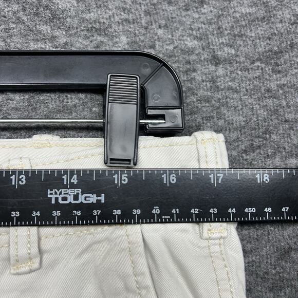 Vintage Levi's Cargo Shorts Khaki Chino Baggy‎ Men's Size 33 Beige 2005 Grunge - Picture 3 of 6